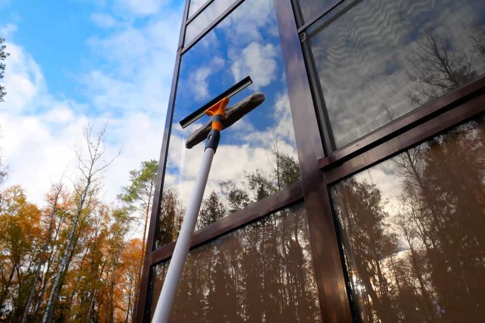 Commercial-exterior-window-cleaning-services