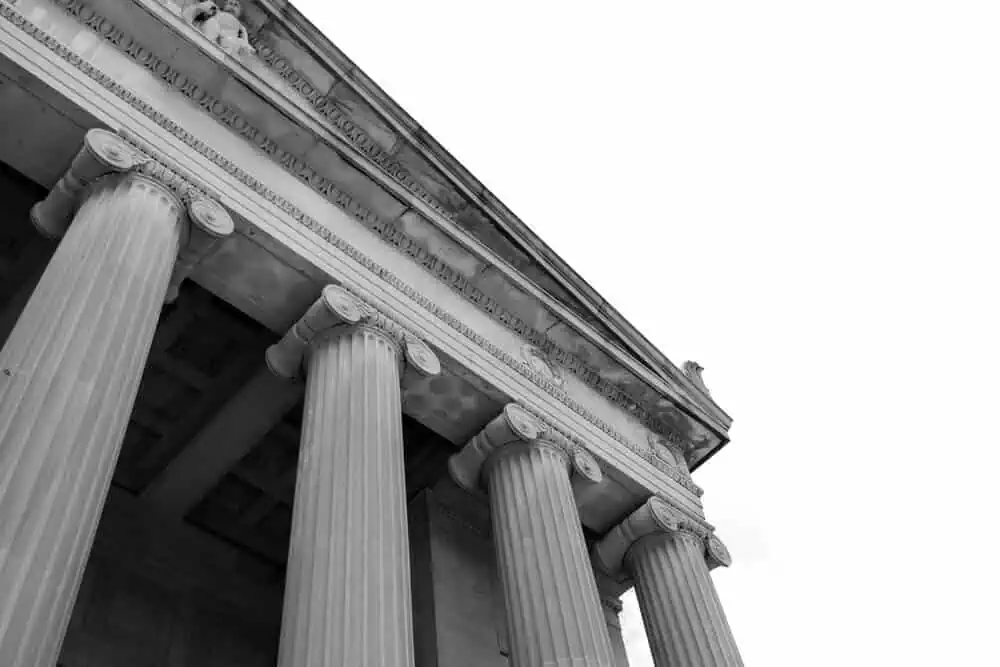 Image of Federal-style pillars on the front of a government building